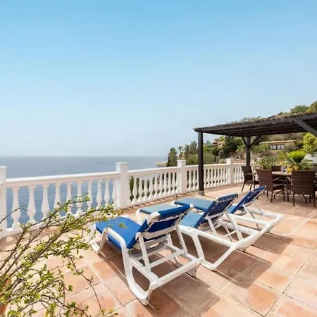 Ct 198 Gr - Faro's Big Blue In Holiday home